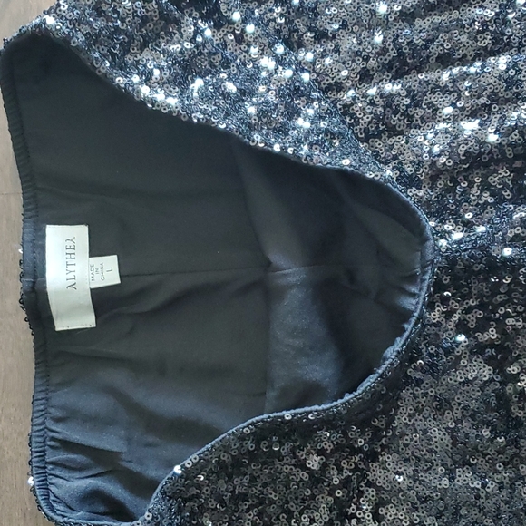 Sequins Black Shorts - Picture 2 of 6